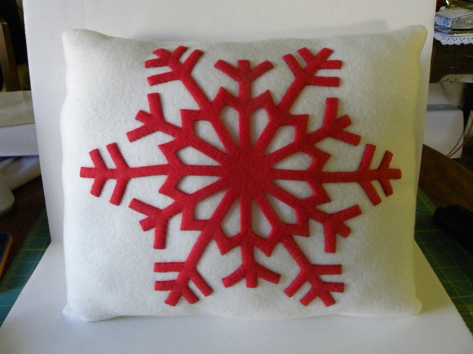 Red snowflake pillow 