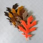 L109 -- 5 Oak leaves on felt 3.5 inch