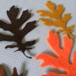 L109 -- 5 Oak leaves on fel..